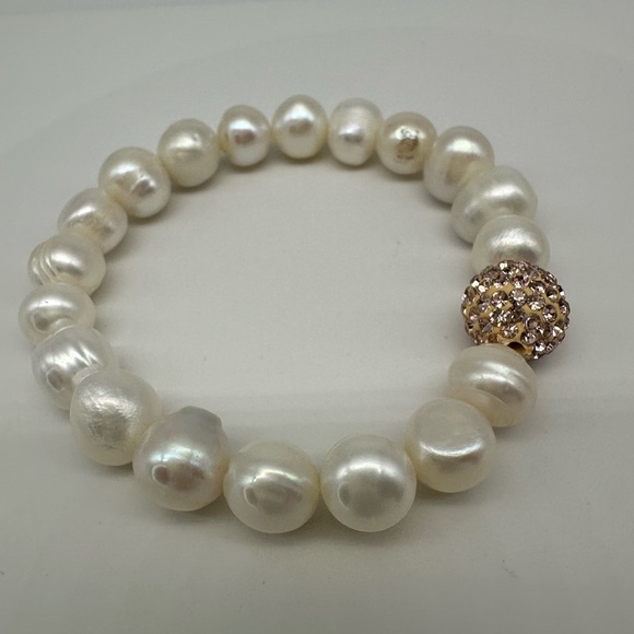 Stretchy Real Pearl Bracelet with Sparkly Pink Multi-Crystal Rhinestone Bead - Picture 4 of 4